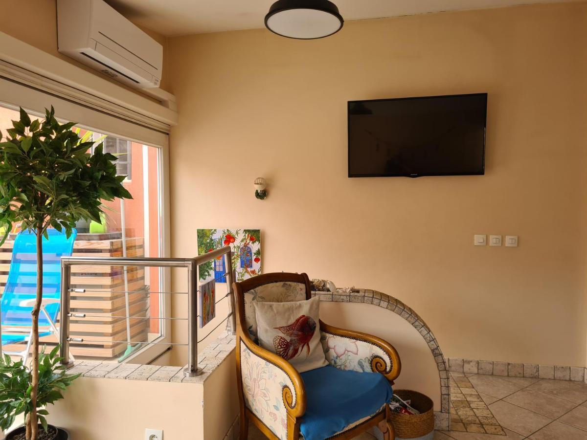 La Tropezienne, Duplex 73 M2, 100 M Du Port, Climatisation, Grande Terrasse * Sanary-sur-Mer
