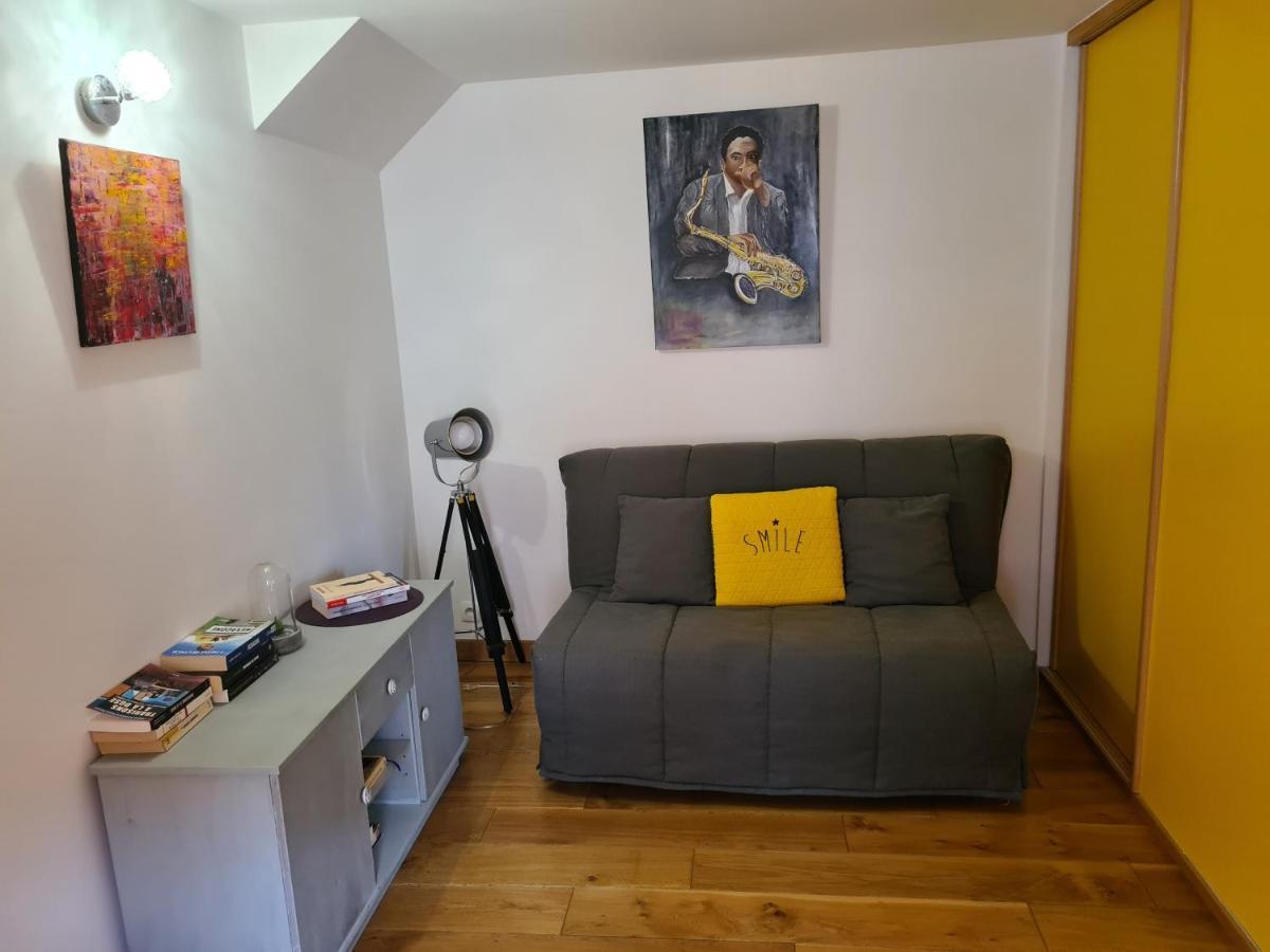 Apartment La Tropezienne, Duplex 73 M2, 100 M Du Port, Climatisation, Grande Terrasse Sanary-sur-Mer
