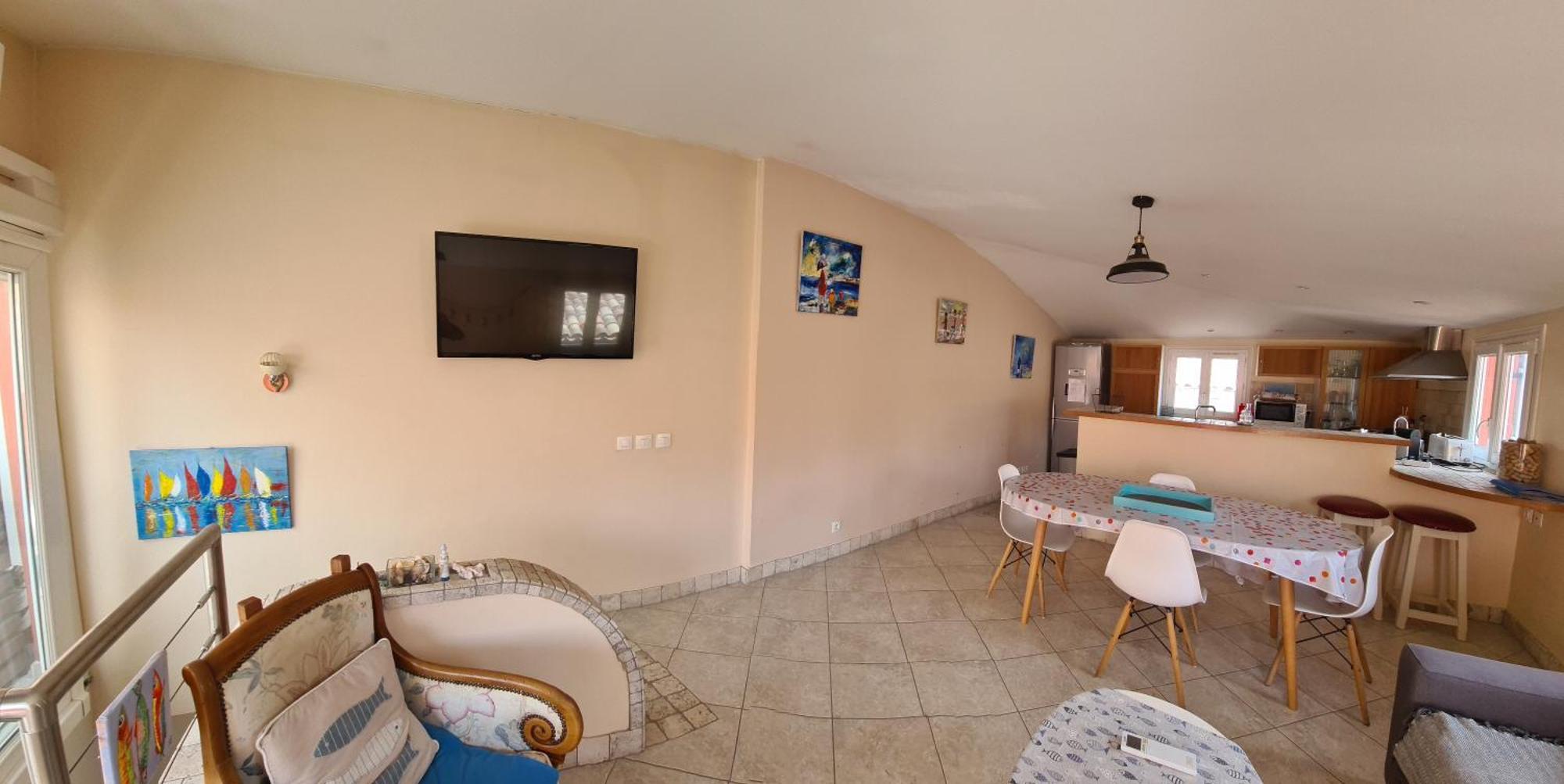 La Tropezienne, Duplex 73 M2, 100 M Du Port, Climatisation, Grande Terrasse *