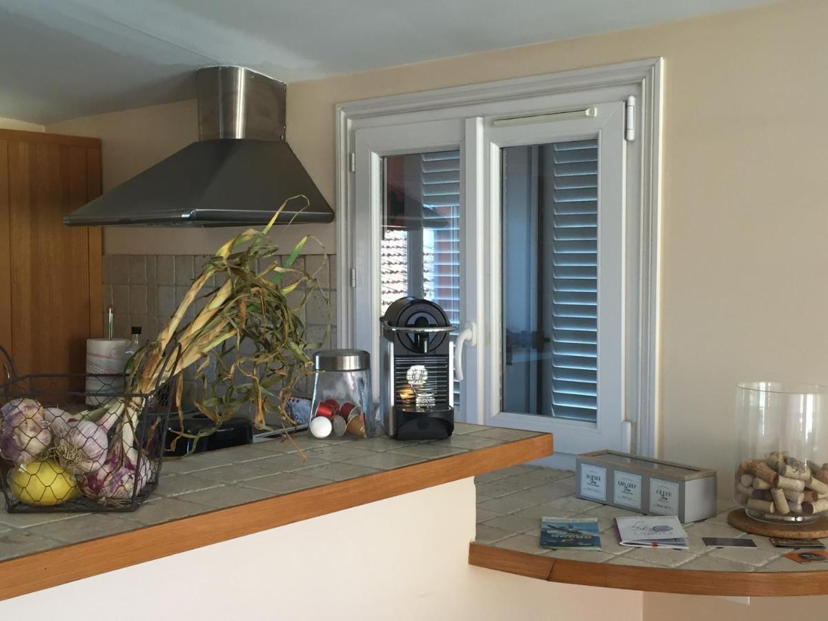 La Tropezienne, Duplex 73 M2, 100 M Du Port, Climatisation, Grande Terrasse Apartment