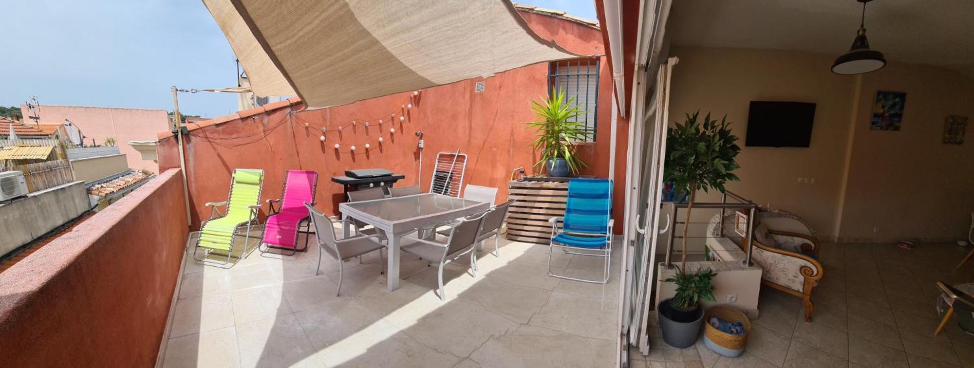 La Tropezienne, Duplex 73 M2, 100 M Du Port, Climatisation, Grande Terrasse Sanary-sur-Mer