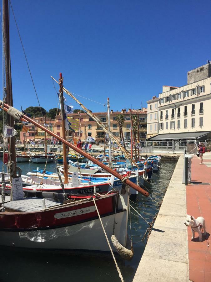 Apartamento La Tropezienne, Duplex 73 M2, 100 M Du Port, Climatisation, Grande Terrasse Sanary-sur-Mer